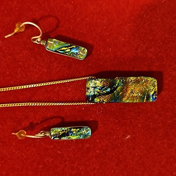 Dichroic Glass Artisan Pendant and Earrings  (Gold chain NOT INCLUDED) - Picture 1 of 9